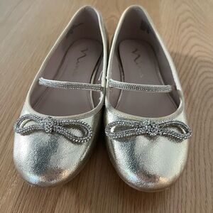 Nina Shimmering Gold Flats with Bow Accent size 4